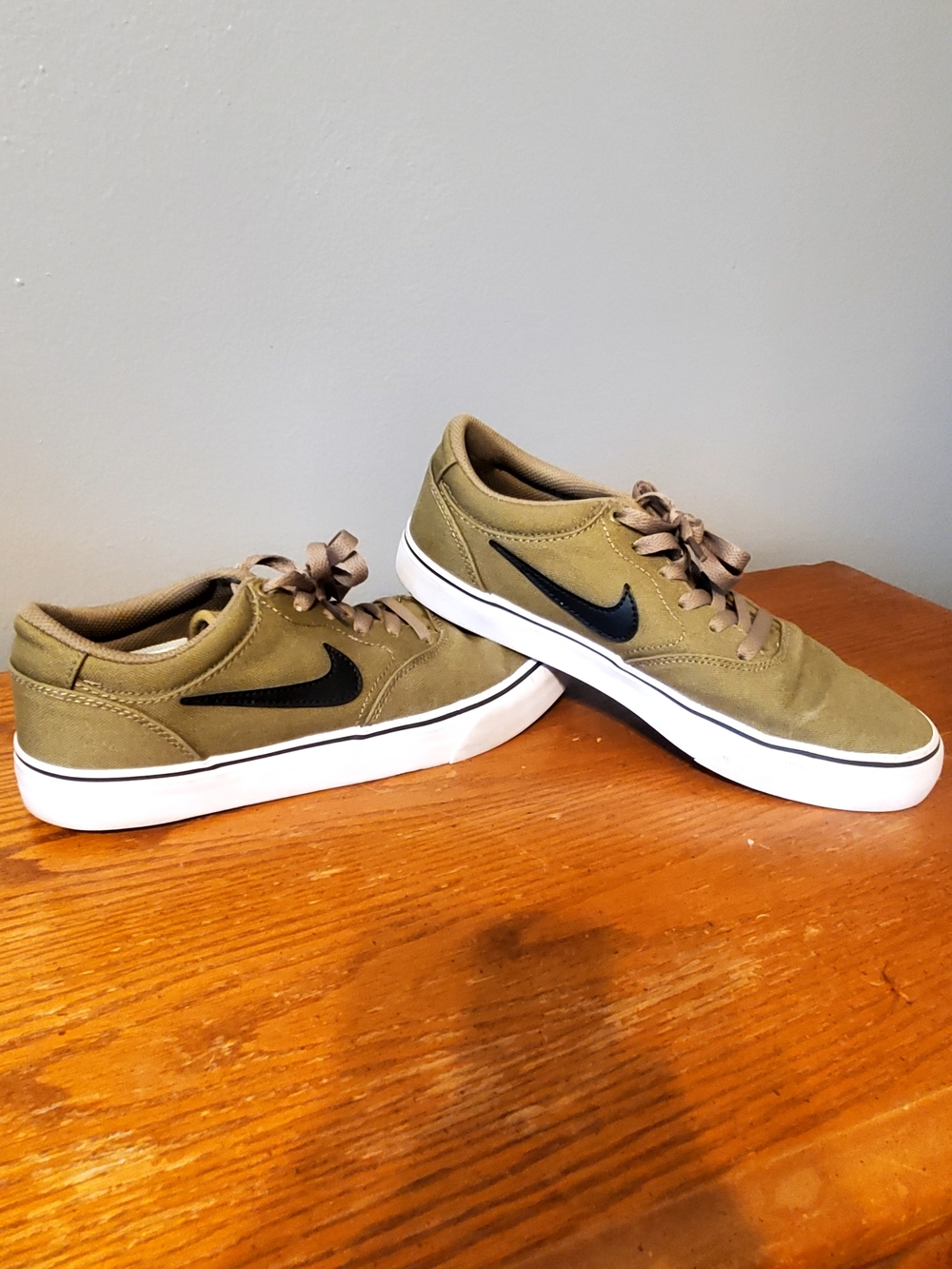 Nike Olive Green Low-Top Casual Sneakers